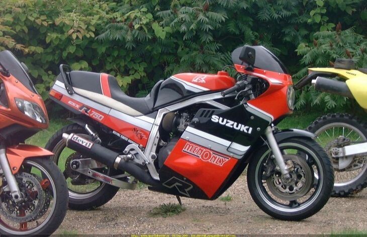 9. Suzuki GXS-R 750