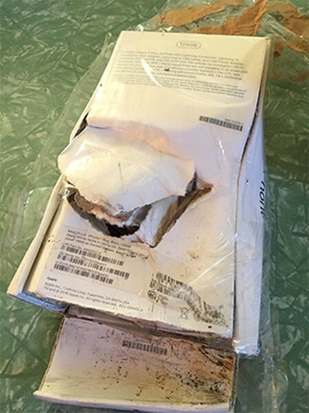 Во время доставки iPhone 7 взорвался прямо в коробке