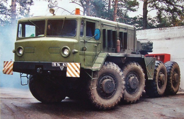  Серийный 525-сильный тягач МАЗ-537 первого поколения. 1968 год