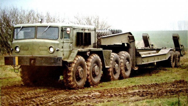  Тягач МАЗ-537 с двухосным полуприцепом МАЗ-5247Г в армии Украины