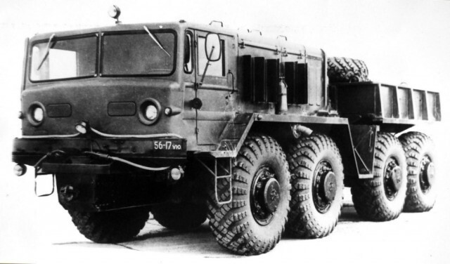Балластный тягач МАЗ-537А с центральной лебедкой. 1964 год