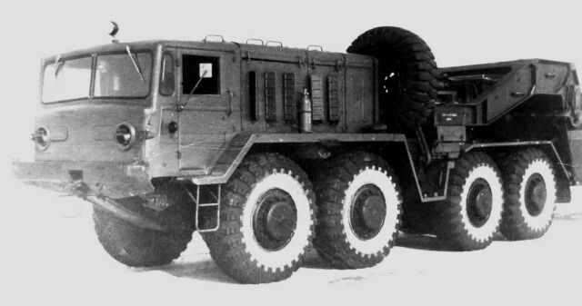 Спецтягач МАЗ-537Д первого выпуска с электрогенератором. 1967 год