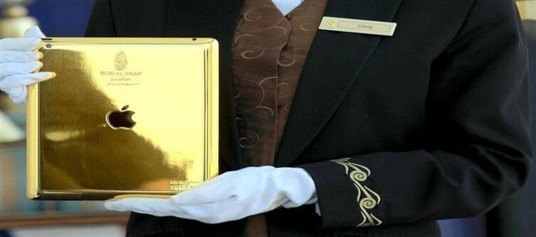 Эксклюзивный золотой iPad, сделанный специально по заказу отеля Бурж-эль-Араб