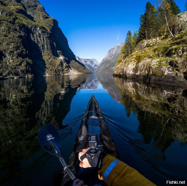 Фотографии норвежских озер с каяка