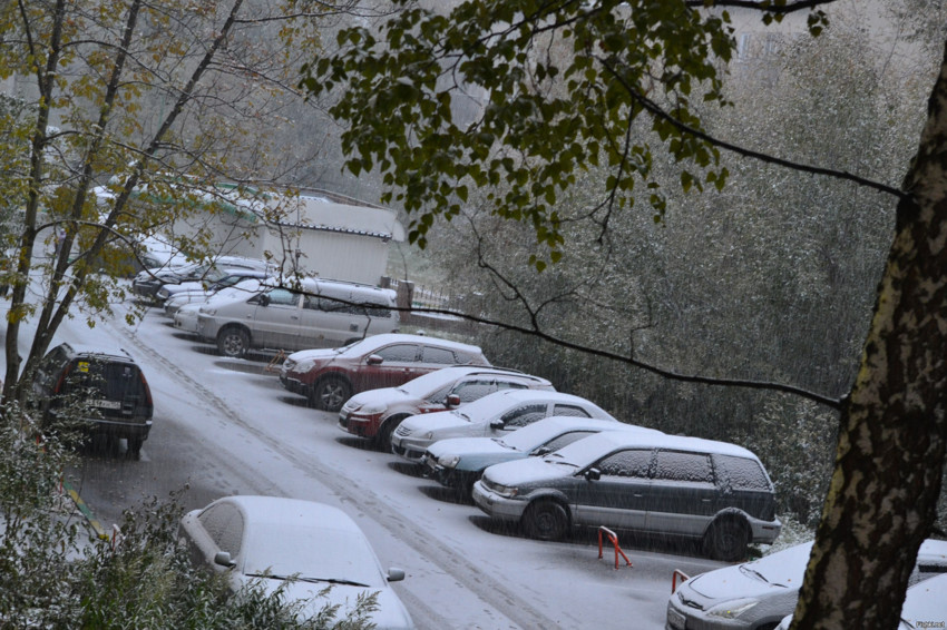 А в Новосибе сегодня снег идёт))