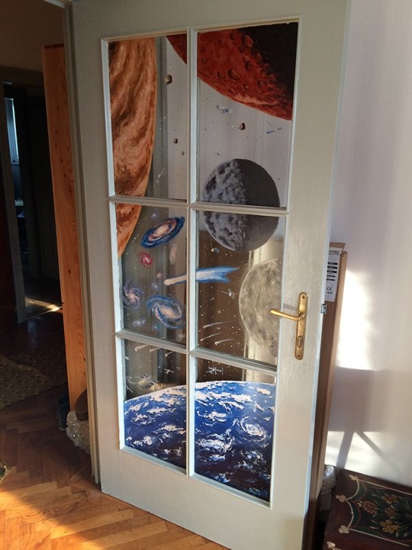 Космическая дверь
