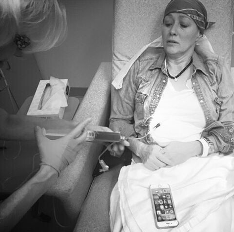 Звезда "Беверли-Хиллз" Шэннен Доэрти показала, как борется с раком