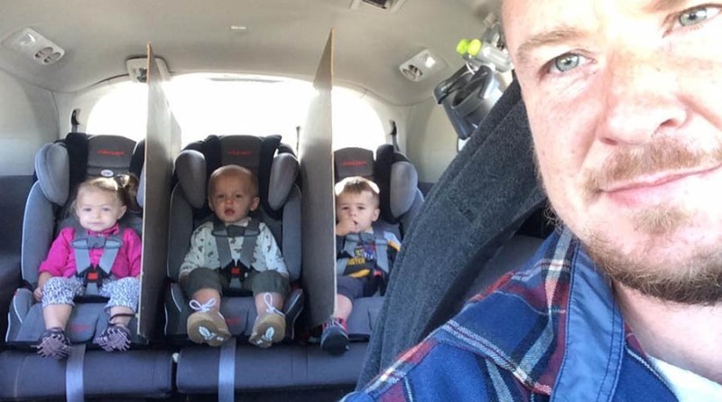 Зачем отец тройняшек в своем автомобиле поставил между детьми перегородки