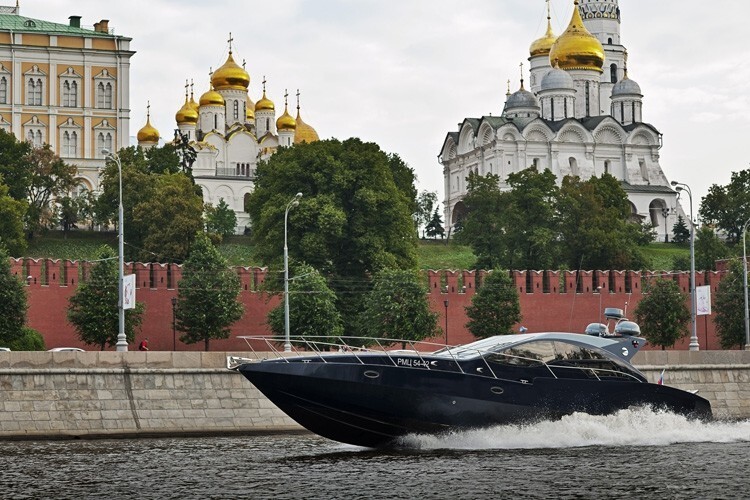 Самая быстрая моторная яхта российского производства