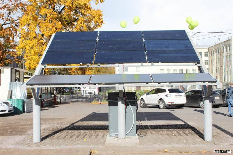 А вы знали, что в Питере есть заправка для электромобилей на солнечных батареях