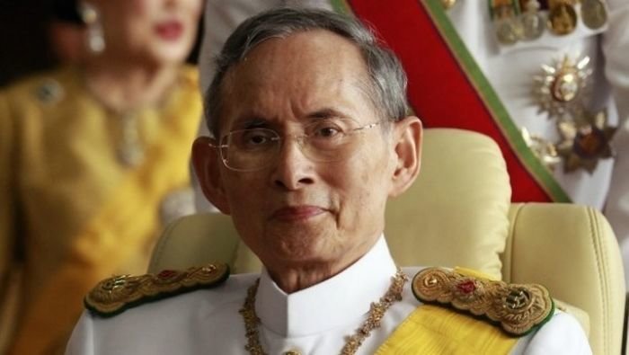 В Таиланде объявлен траур после смерти короля