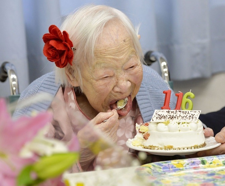 7. В этом году 32000 японцев исполнилось 100 лет