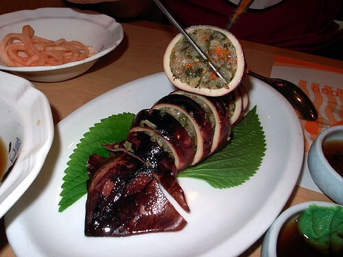 Юго-восточный Канвондо. На фотографии оджинъо сундэ, вид кровяной колбасы, с кальмарами и добавками