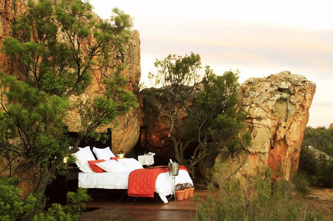Отель в скальных пещерах в ЮАР