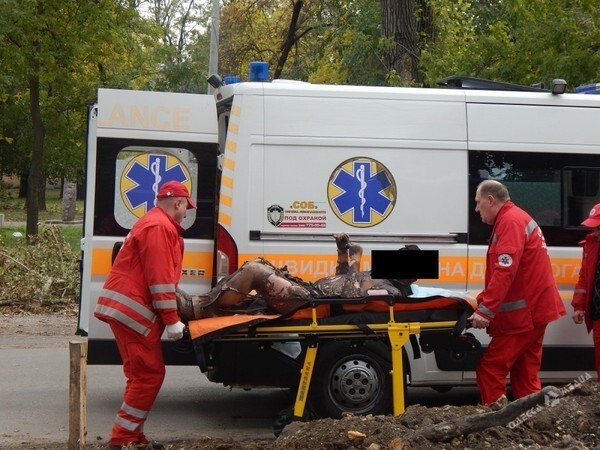 В Одессе рабочие задели отбойным молотком силовой кабель