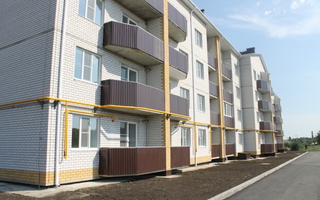 37. В городе Острогожске 93 человека (47 семей) получили ключи от новых квартир в новом 4-этажном доме