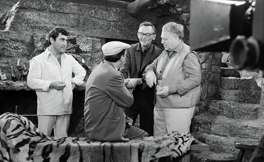 "Бриллиантовая рука", 1968 год, реж. Леонид Гайдай.
