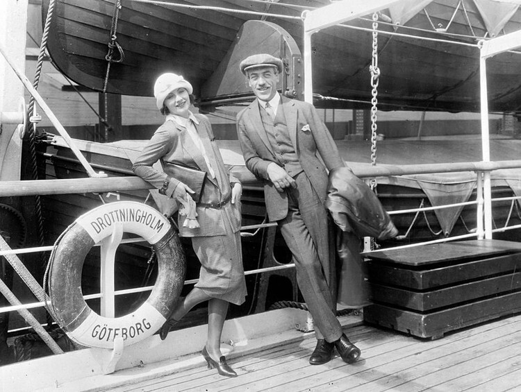 На их борту пассажиры проводили многие месяцы (как Грета Гарбо и Мориц Стиллер, изображенные на этой фотографии во время поездки из Европы в США в 1925 году)