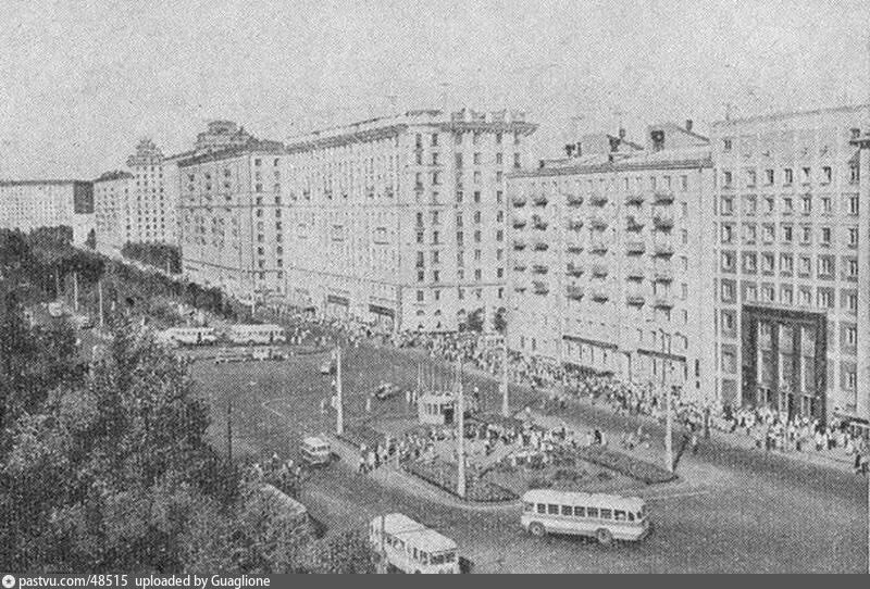 Автозаводская площадь. Даниловский. 1970 год.