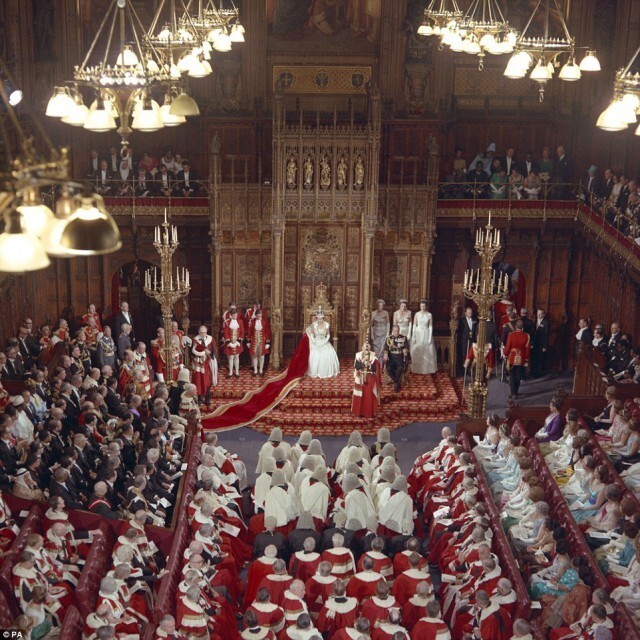 10 Празднование 40-летия Елизаветы II в Палате Лордов, 21 апреля 1966 года: 