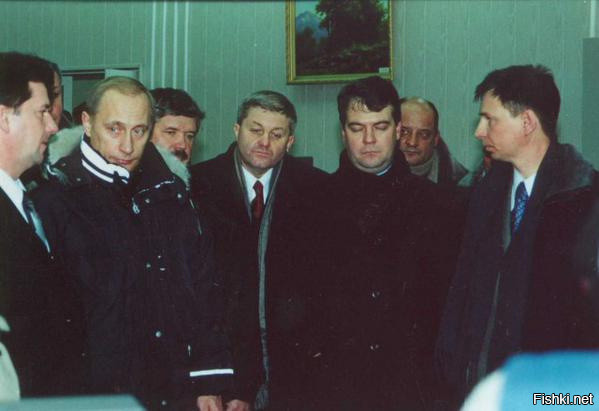 Спящий Дмитрий Медведев, 2001 г