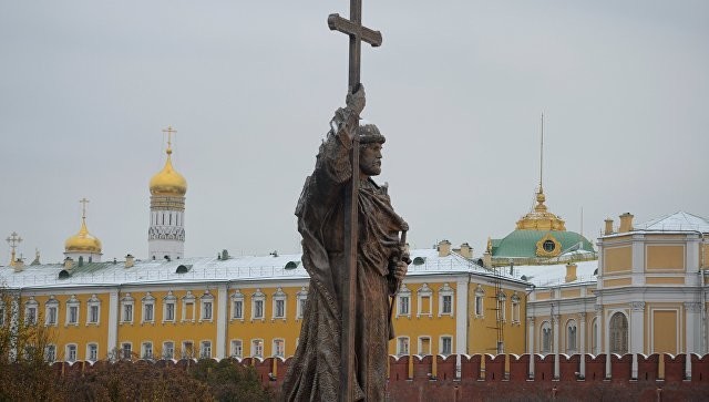 Захарова высмеяла реакцию Украины на открытие памятника князю Владимиру в Москве