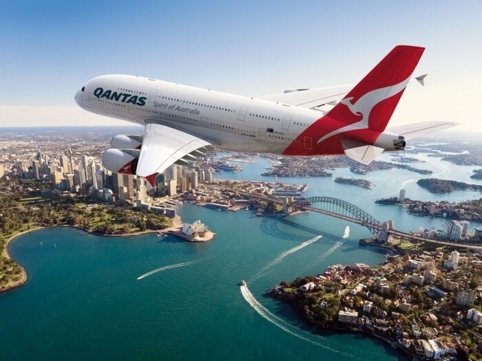 13. Почему полную версию «Человека дождя» показывали только на самолётах компании Qantas?