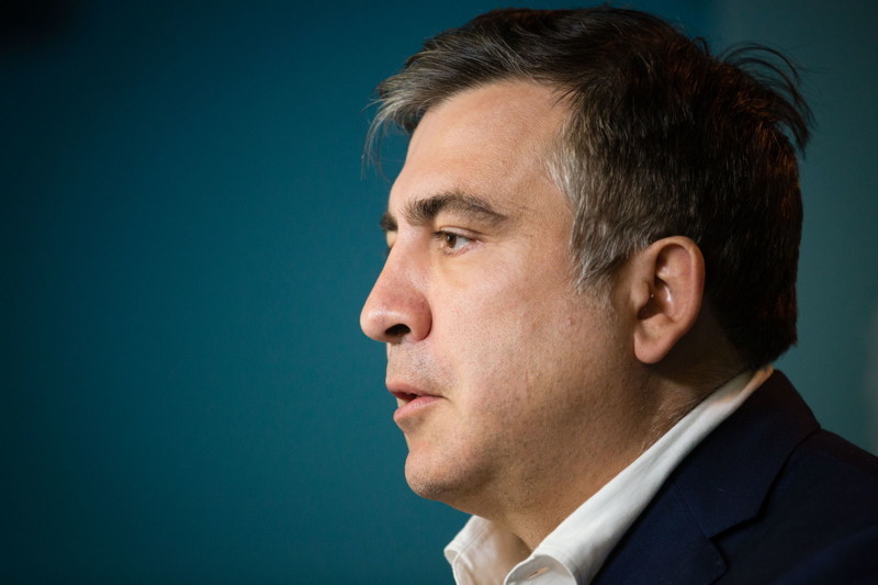 Саакашвили уходит в отставку. Украина всё
