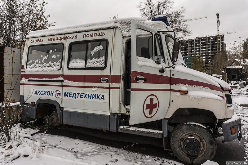 Прогулка по территории завода имени Лихачева в Москве