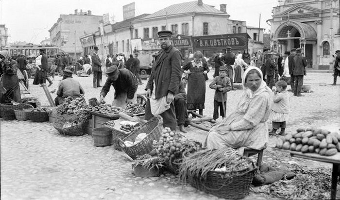 Исторические параллели - зарплаты чиновников, рабочих, пенсии и цены  1800-1940-х годов