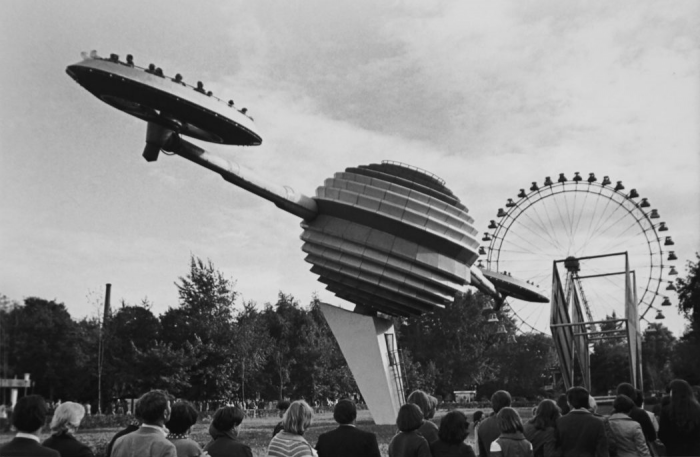 Аттракцион "Сатурн" в ЦПКиО имени Горького, 1978 год, Москва