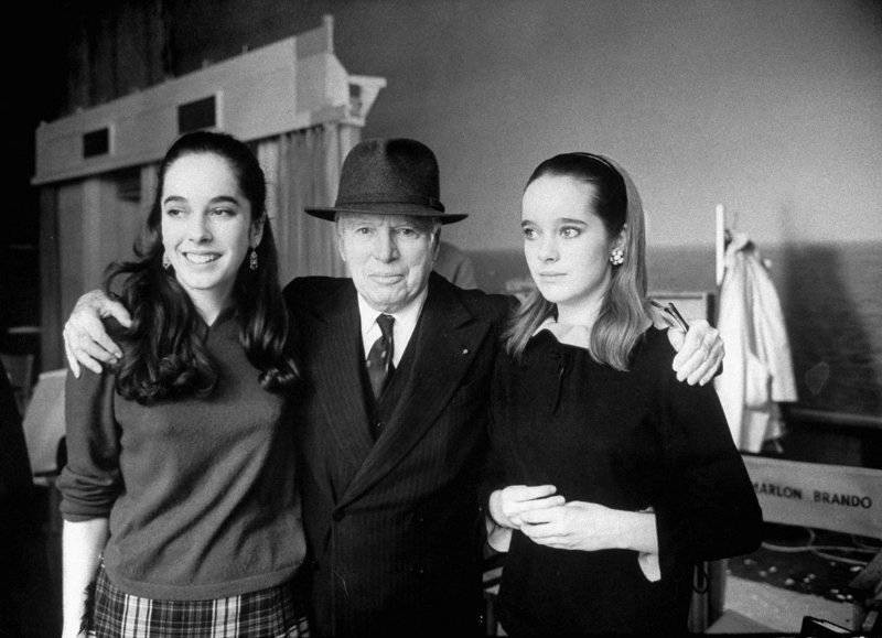 Чарли Чаплин с дочерьми Жозефиной и Викторией, 1966 год
