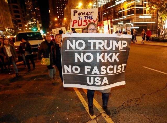 Тысячи протестующих против избрания Трампа вышли на улицы городов США