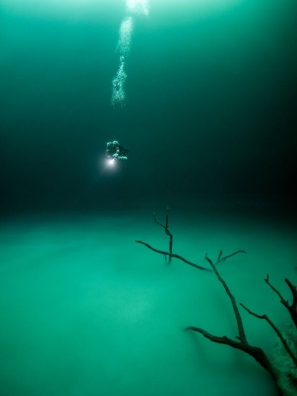 Загадочное «озеро» в затопленной пещере 