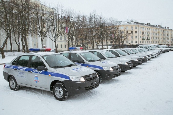 3. Полиция Новгородской области получила 20 новых автомобилей