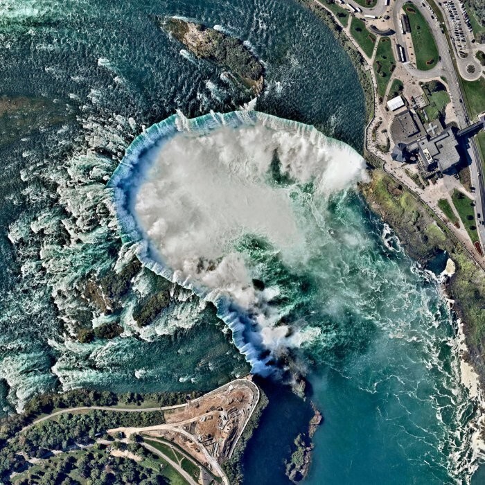 Ниагарский водопад между США и Канадой