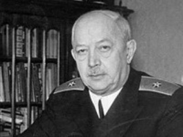 Контр-адмирал Зубов Николай Николаевич