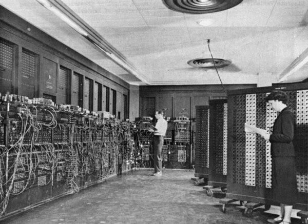 Первый широкомасштабный электронный цифровой компьютер. США, 1946 год