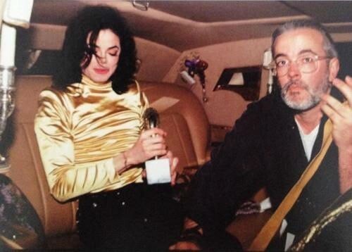 Майкл с Бушем покидает "Soul Train Awards" , 1993 год.
