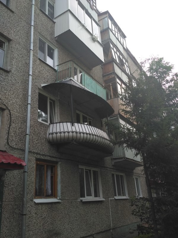 Когда хочешь балкон поширше, как у барина