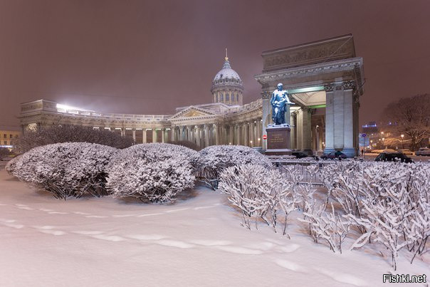 Заснеженный Казанский собор, Санкт-Петербург, Россия