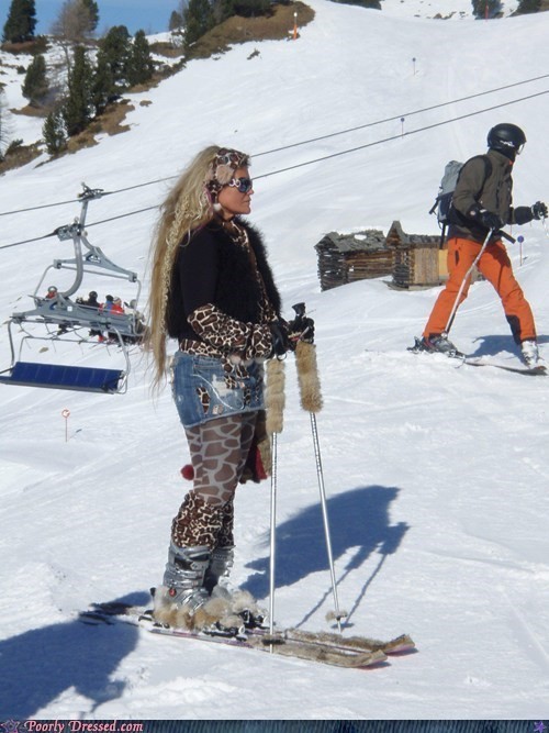 21. Может быть, она просто не знает, что приехала на лыжах кататься?