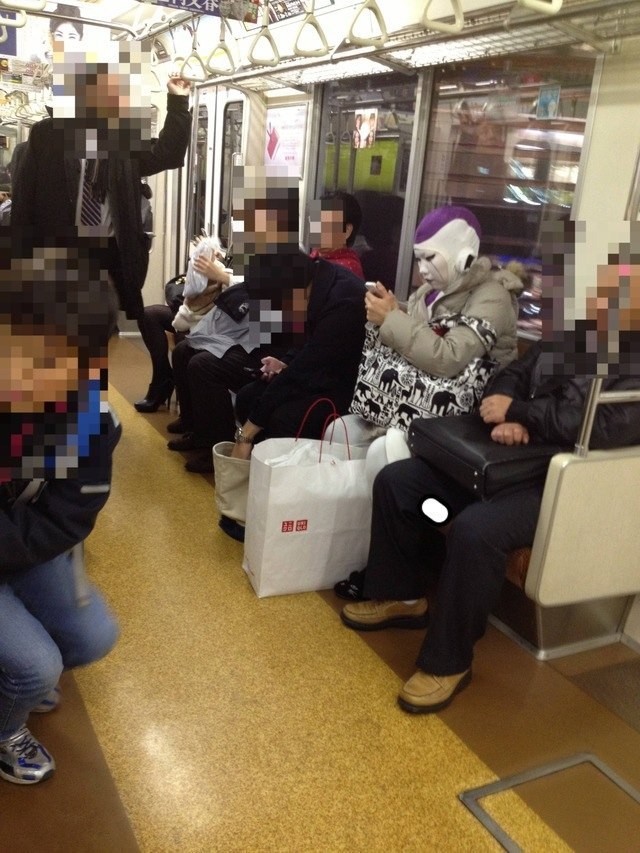 Кого только не встретишь в японском метро