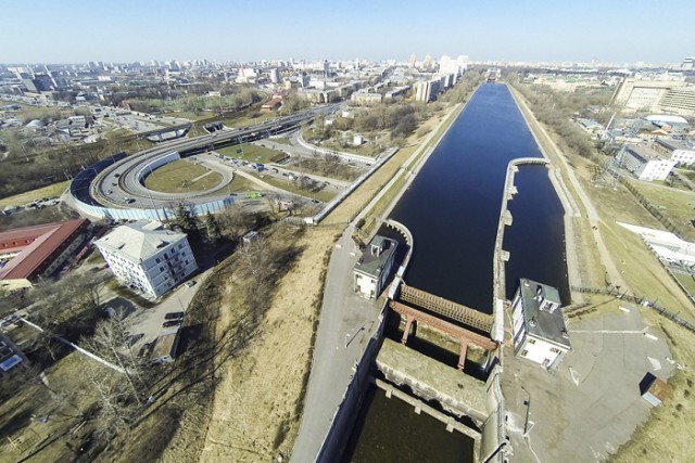 Проплывая по мосту: удивительный акведук канала им. Москвы