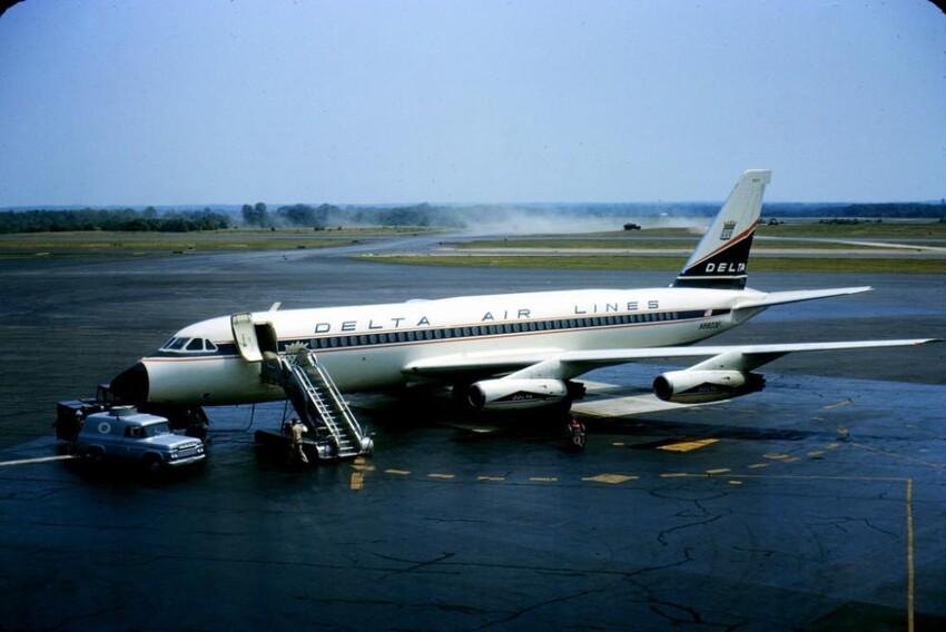 Convair 880 авиакомпании Дельта в международном аэропорту Балтимор-Вашингтон (тогда он назывался Френдшип).