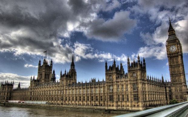 Великобритания: запрещено умирать в здании парламента