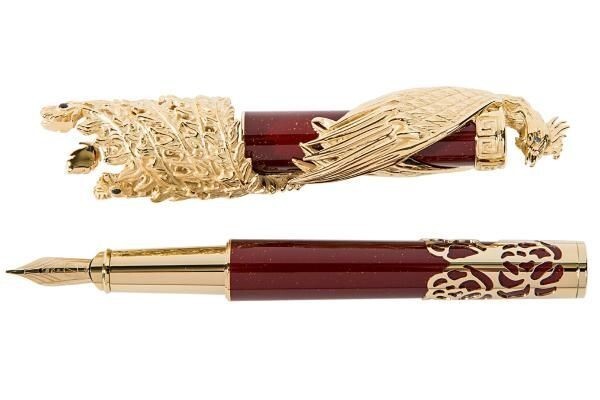 Шикарные перьевые ручки - модный, стильный и порой очень дорогой аксессуар для деловых людей