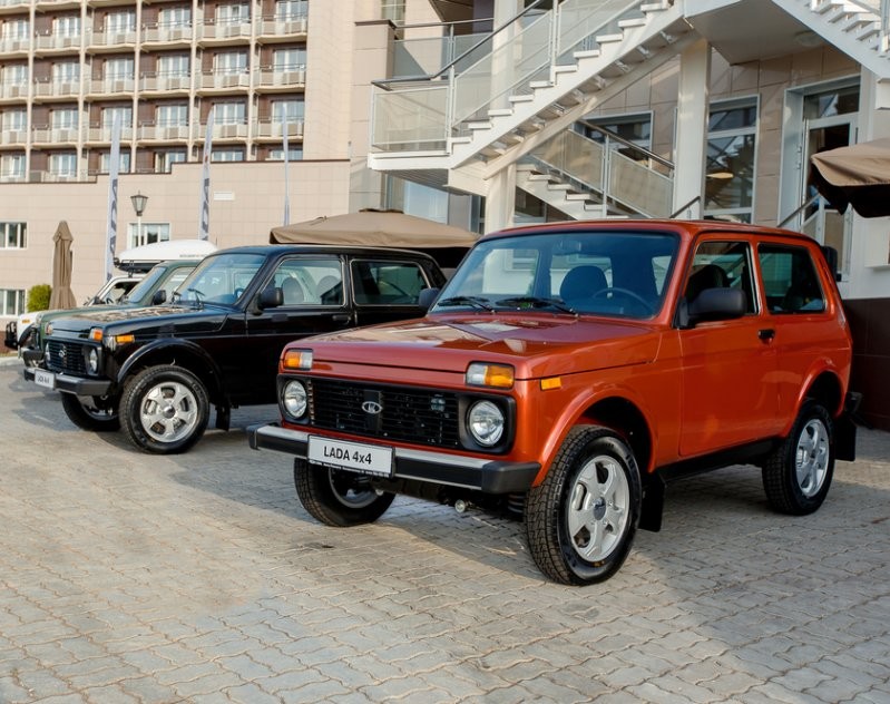АвтоВАЗ выпустил две новые версии Lada 4x4