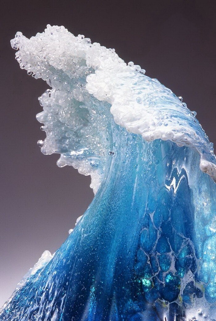 Удивительные скульптуры, имитирующие морские волны