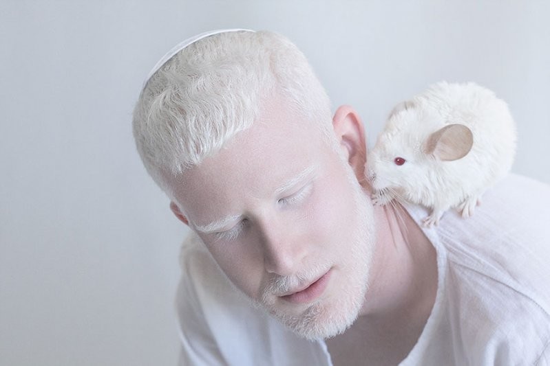 Гипнотизирующая и удивительная красота людей-альбиносов